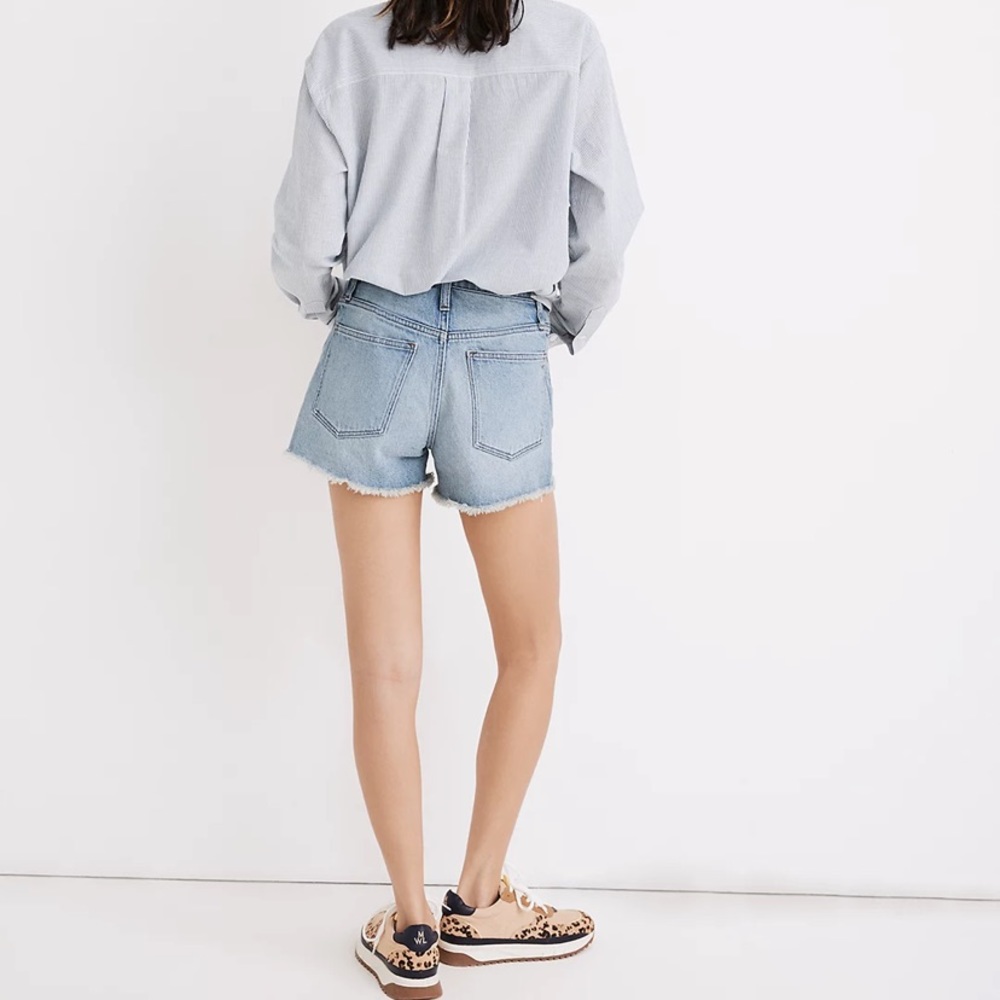 ❤️… Madewell The Perfect Jean Short - Picture 3 of 5